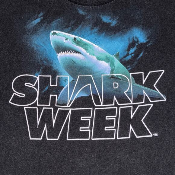Discovery Channel Shark Week T-Shirt 2011 Men's XL Black Short Sleeve Crew Neck - Picture 1 of 6